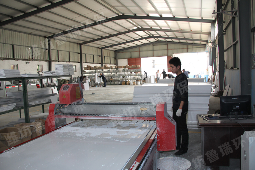 化學(xué)法二氧化氯發(fā)生器生產(chǎn)車間下料區(qū)